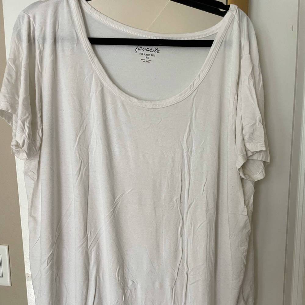White tee